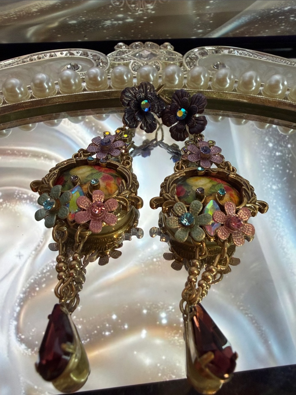 Vintage-Inspired Floral Drop Earrings in Multicolor